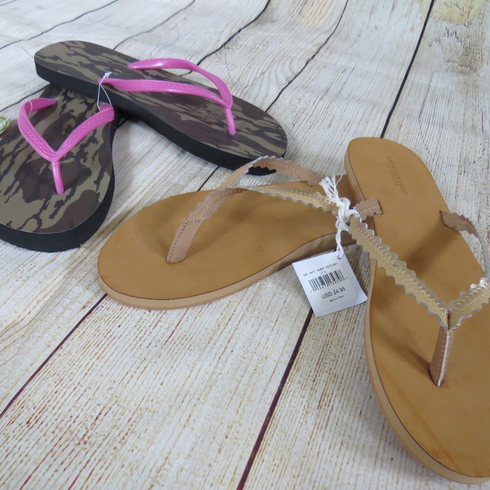 American Eagle Flip Flops NWT